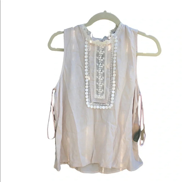 NWT FOREVER 21 LACE COLLARED TANK - Picture 1 of 5